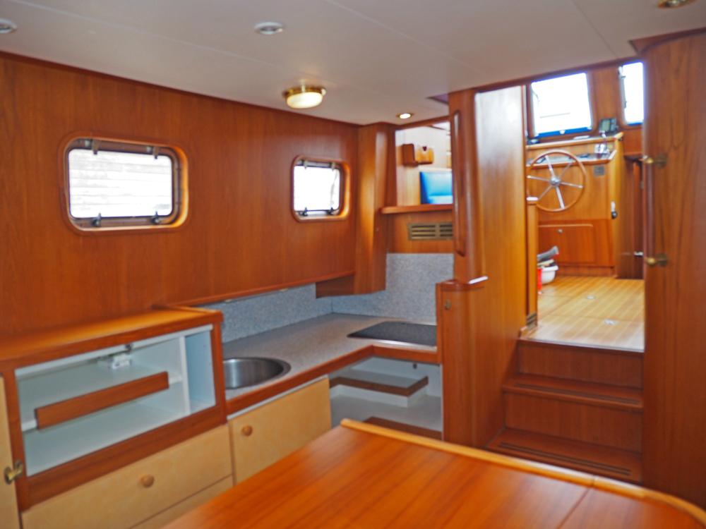 Aft cabin, Accommodation